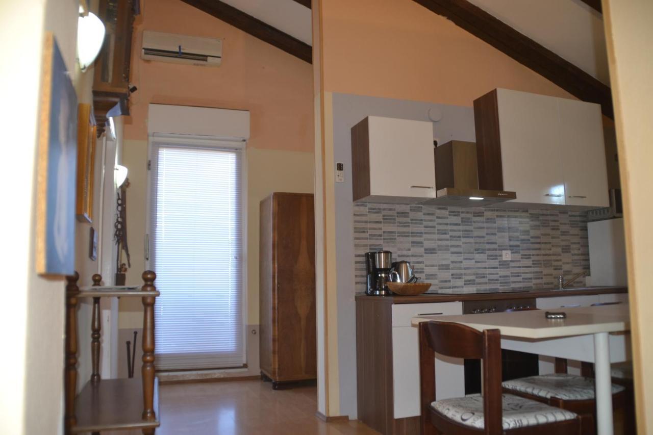 Villa Valkane Pet Friendly 150M From The Stunning Valkane Beach, City Indoor Pools-Fitness And City Mall Pula Bagian luar foto
